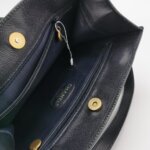 Chanel Logo Shoulder Bag — фото 12