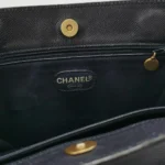 Chanel Calfskin Logo Shoulder Bag (Шанель) — фото 7