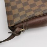 Louis Vuitton Trousse Makeup Hobo — фото 12
