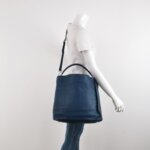 Fendi Logo Bucket Bag — фото 2