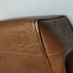 Chanel Logo Shoulder Bag — фото 19