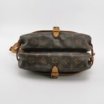 Louis Vuitton Saumur Monogram — фото 6