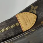 Louis Vuitton 26 Monogram (Луи Виттон) — фото 10