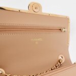 Chanel C logo — фото 8