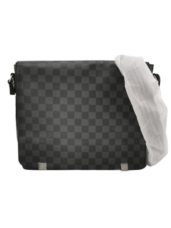 Louis Vuitton District — продано