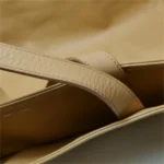 Saint Laurent Calfskin Logo Handbag (Сен Лоран) — фото 20