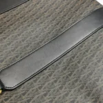 Saint Laurent Calfskin Logo Handbag (Сен Лоран) — фото 19