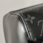 Louis Vuitton Explorer Monogram — фото 17