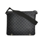 Louis Vuitton District — миниатюра 1