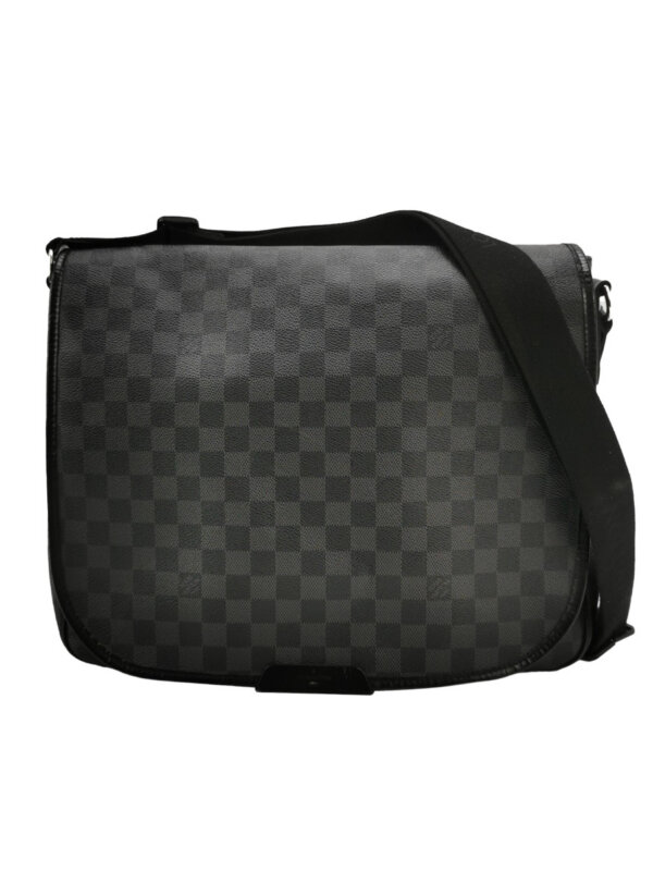 Louis Vuitton District