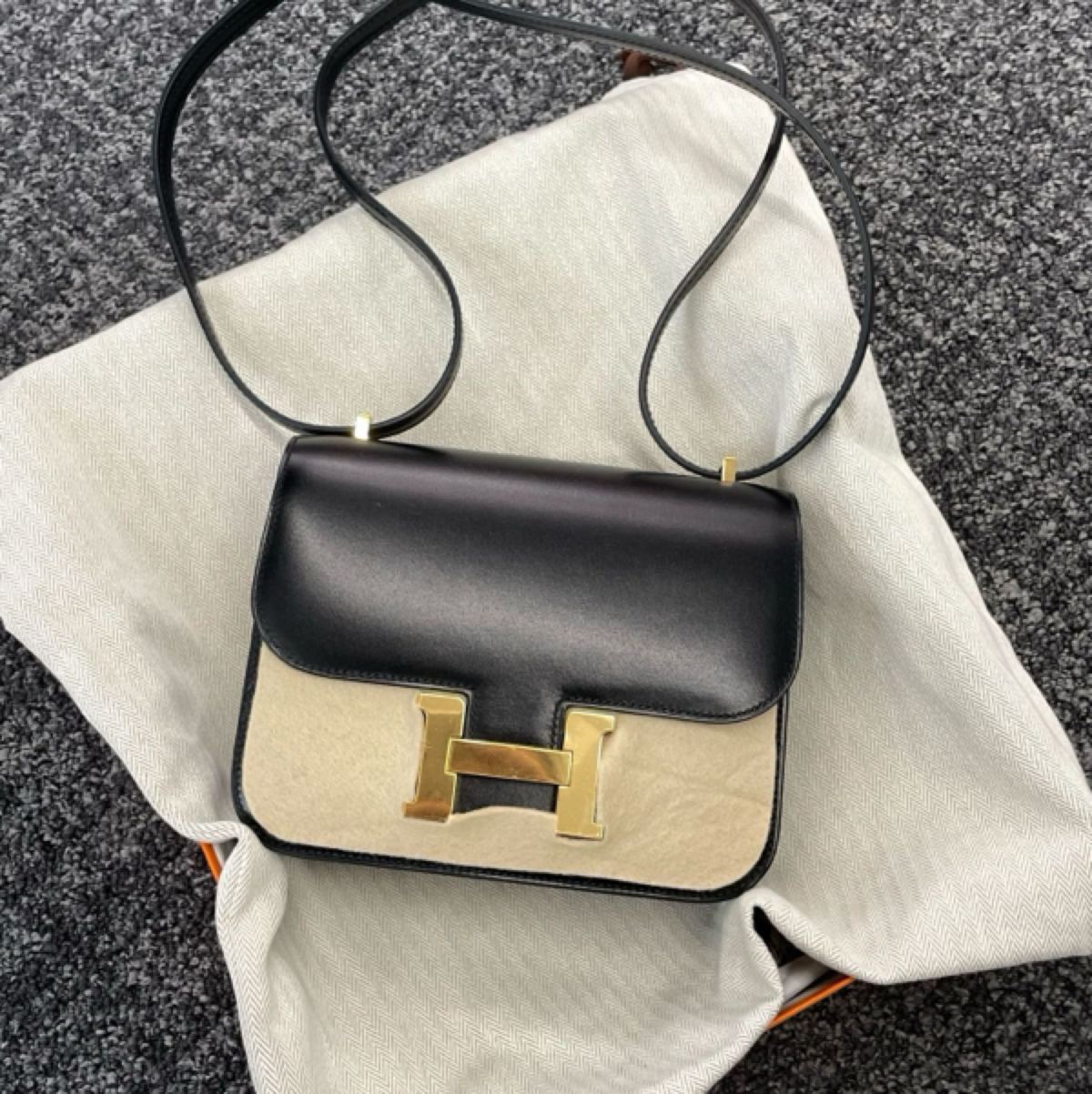 Hermès Constance 19 HBox Calf Z — продано