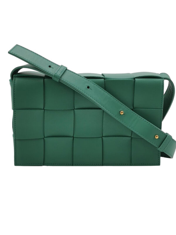 Bottega Veneta Cassette Intreccio — продано