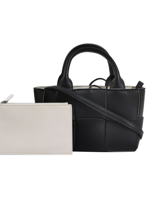 Bottega Veneta Arco Intrecciato — продано