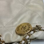 Chanel 22 Bag Logo — фото 13