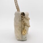 Chanel 22 Bag Logo — фото 4