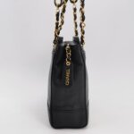 Chanel Large Logo Shoulder Bag — фото 4