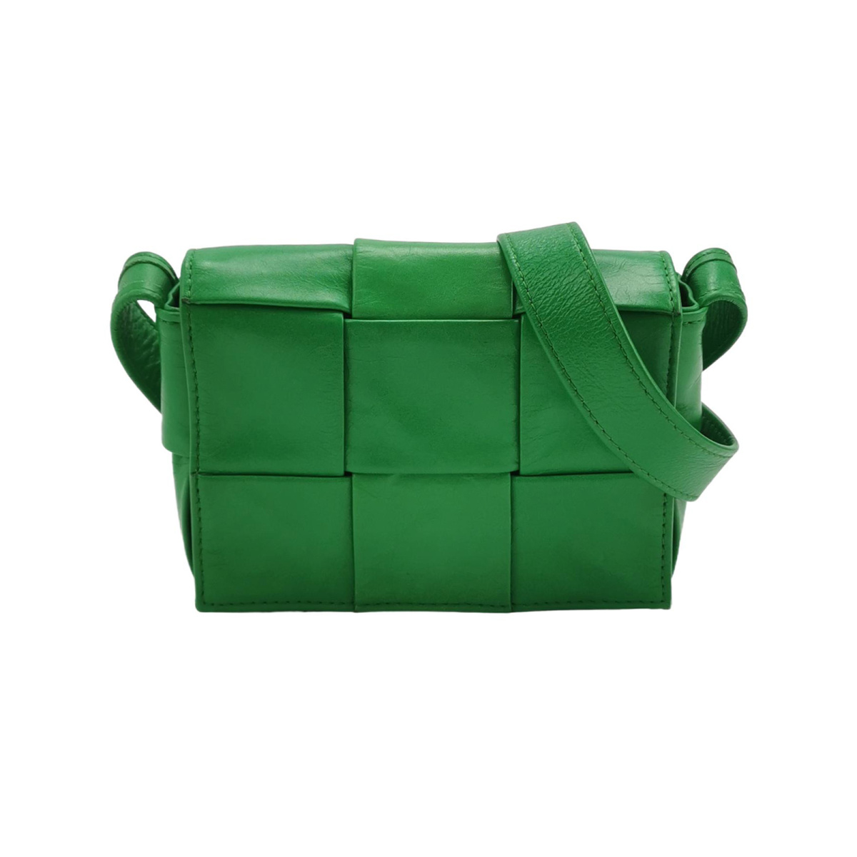 Bottega Veneta Cassette Intreccio — продано