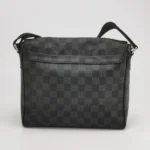 Louis Vuitton District (Луи Виттон) — фото 5