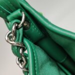 Chanel Leather Shoulder Bag — фото 9