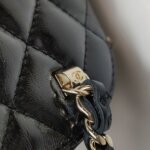 Chanel Lambskin Shoulder Bag — фото 11