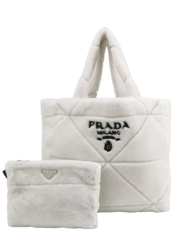Prada Quilted Shoulder Bag — продано