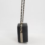 Chanel Lambskin Shoulder Bag — фото 3