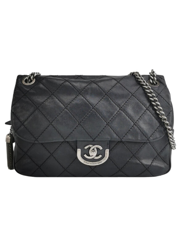 Chanel Flap — продано