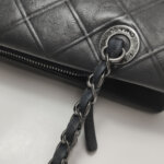 Chanel Leather Shoulder Bag — фото 11