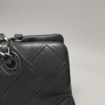 Chanel Leather Shoulder Bag — фото 17