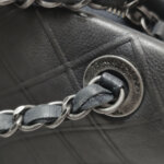 Chanel Leather Shoulder Bag — фото 26