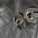 Chanel Quilted Calfskin Shoulder Bag — фото 14