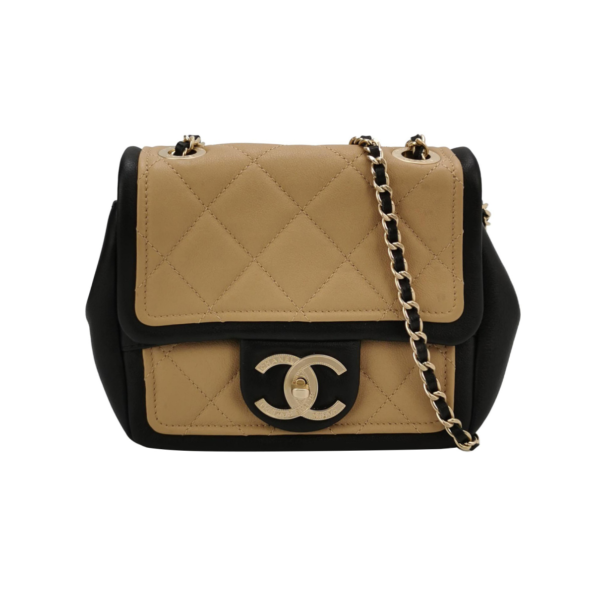 Chanel Flap — продано