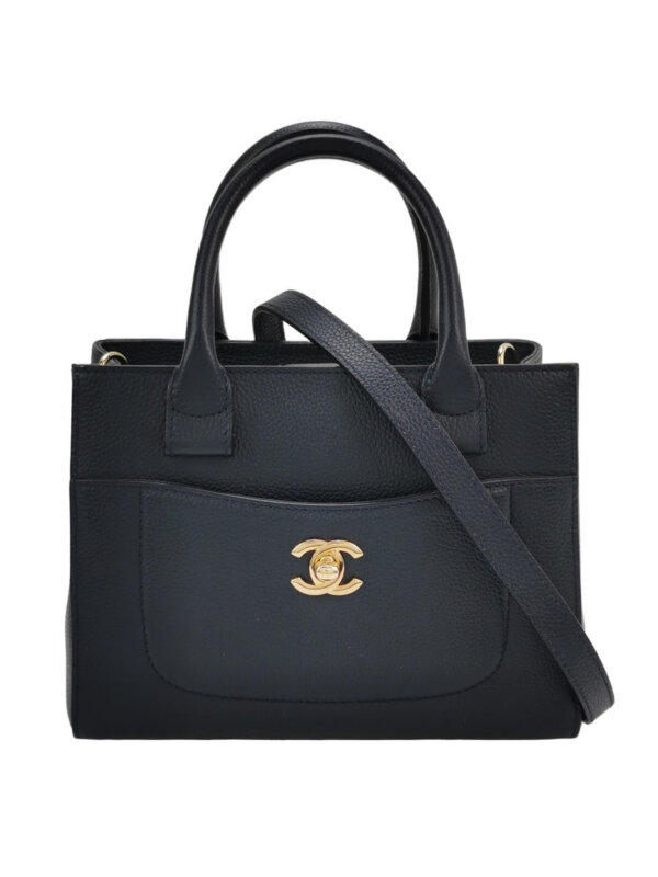 Chanel Neo Executive — продано