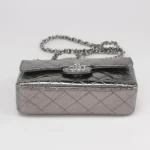 Chanel Quilted Waxed Calfskin CC Crossbody (Шанель) — фото 6