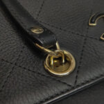 Chanel Leather Shoulder Bag — фото 15