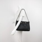 Chanel Leather Shoulder Bag — фото 2