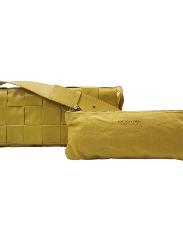 Bottega Veneta Cassette Intreccio — продано