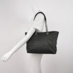 Chanel Leather Shoulder Bag — фото 2