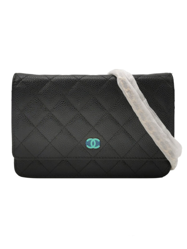 Chanel WOC — продано