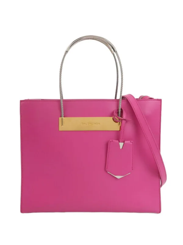 Balenciaga Leather Shoulder Bag — продано