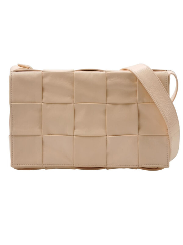 Bottega Veneta Cassette — продано