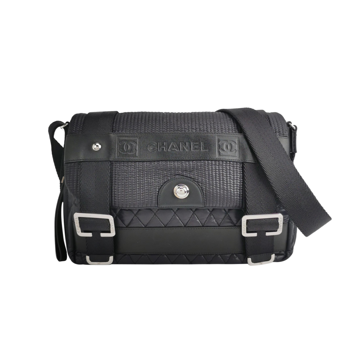 Chanel Leather Shoulder Bag — продано
