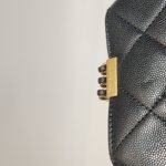 Chanel Leather Shoulder Bag — фото 11