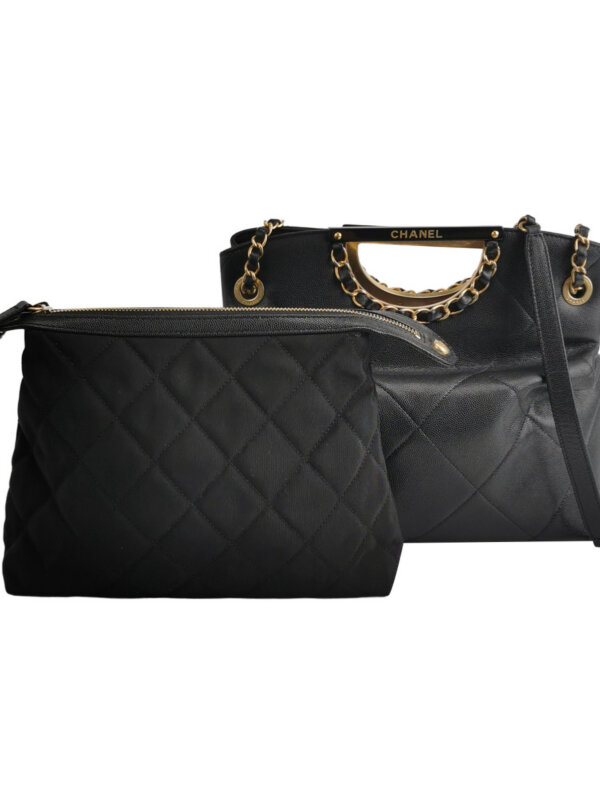 Chanel Leather Shoulder Bag — продано