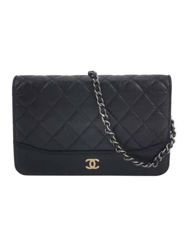 Chanel Leather Shoulder Bag — продано