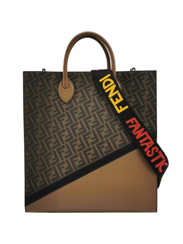 Fendi Leather Shoulder Bag — продано