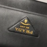Prada Calfskin Logo Crossbody (Прада) — фото 12