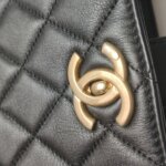 Chanel Leather Shoulder Bag — фото 11