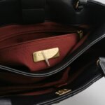 Chanel Leather Shoulder Bag — фото 8