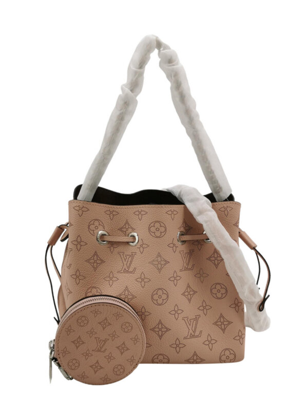 Louis Vuitton Bella — продано